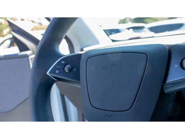 SEMINUEVOS TESLA Model Y a Estados en autogozo
