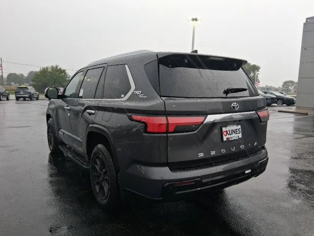 Nuevos TOYOTA SEQUOIA à Estados chez autogozo