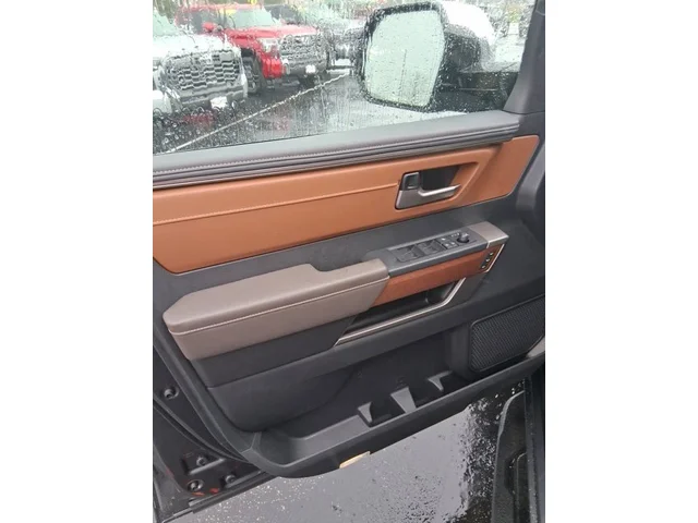 Nuevos TOYOTA SEQUOIA à Estados chez autogozo