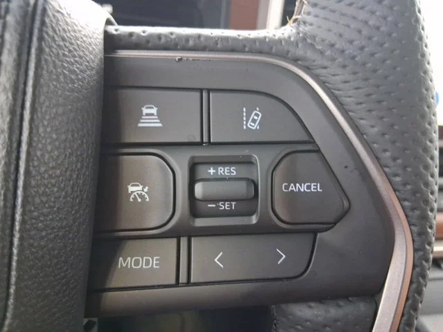 Nuevos TOYOTA SEQUOIA à Estados chez autogozo