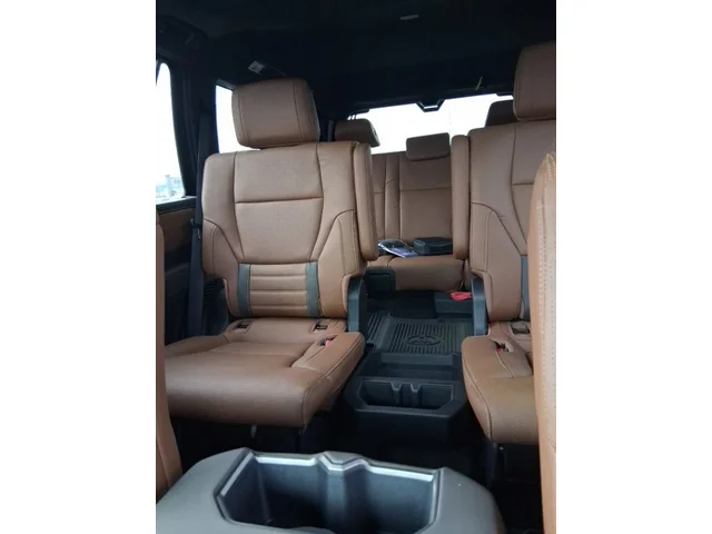 Nuevos TOYOTA SEQUOIA à Estados chez autogozo