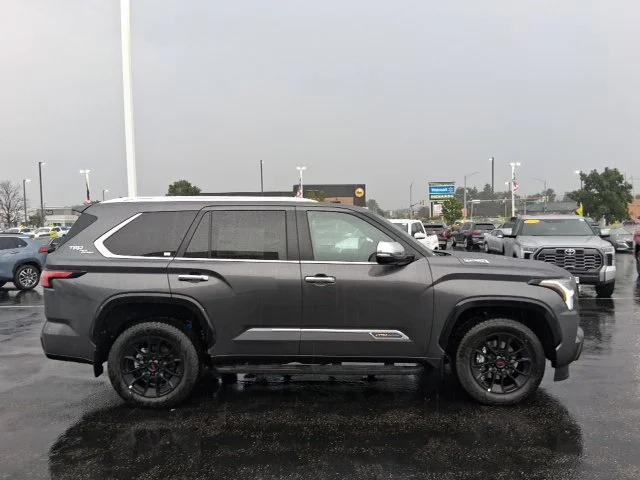 Nuevos TOYOTA SEQUOIA à Estados chez autogozo