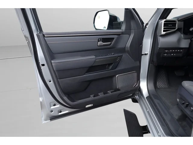 Nuevos TOYOTA SEQUOIA à Estados chez autogozo