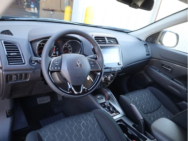 Nuevos MITSUBISHI OUTLANDER SPORT à Estados chez autogozo