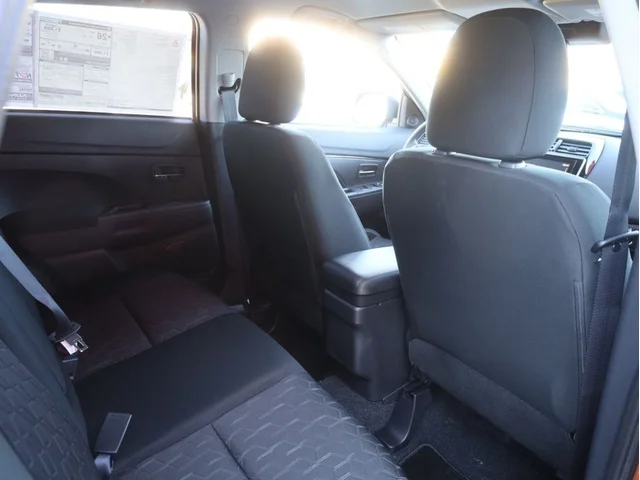 Nuevos MITSUBISHI OUTLANDER SPORT à Estados chez autogozo