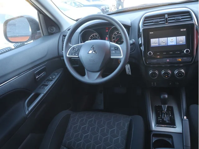 Nuevos MITSUBISHI OUTLANDER SPORT à Estados chez autogozo
