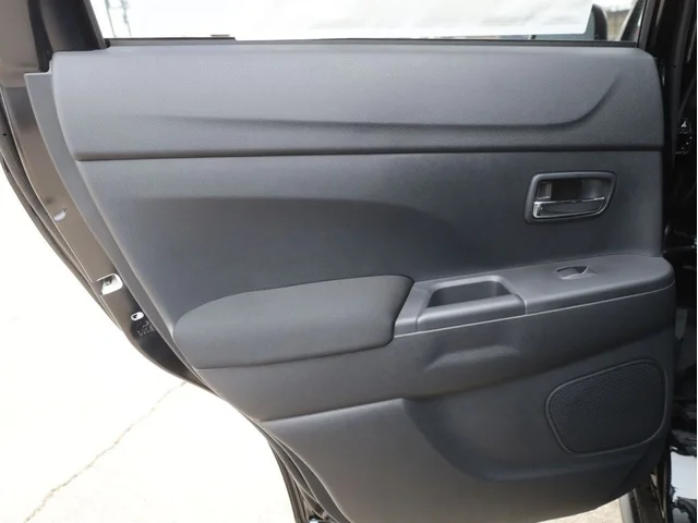 Nuevos MITSUBISHI OUTLANDER SPORT à Estados chez autogozo