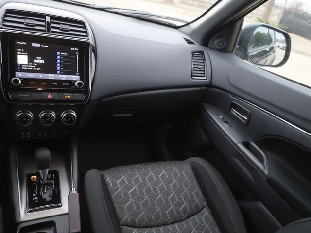 Nuevos MITSUBISHI OUTLANDER SPORT à Estados chez autogozo