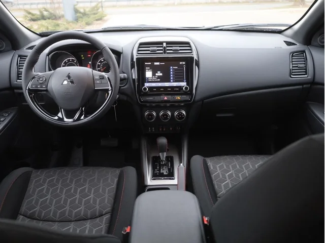 Nuevos MITSUBISHI OUTLANDER SPORT à Estados chez autogozo