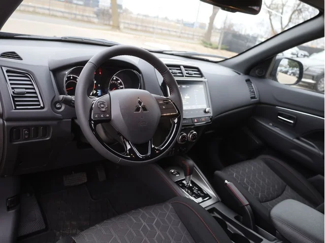 Nuevos MITSUBISHI OUTLANDER SPORT à Estados chez autogozo