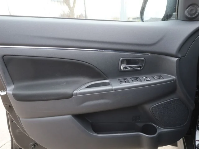 Nuevos MITSUBISHI OUTLANDER SPORT à Estados chez autogozo
