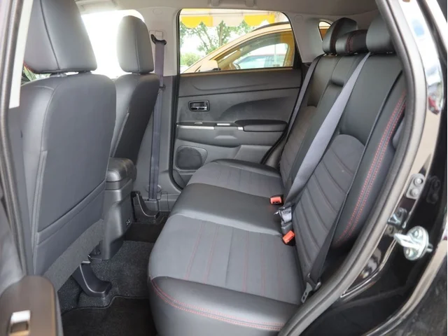Nuevos MITSUBISHI OUTLANDER SPORT à Estados chez autogozo