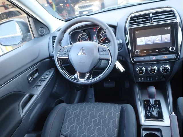 Nuevos MITSUBISHI OUTLANDER SPORT à Estados chez autogozo