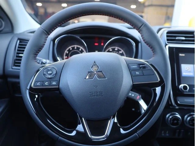 Nuevos MITSUBISHI OUTLANDER SPORT à Estados chez autogozo