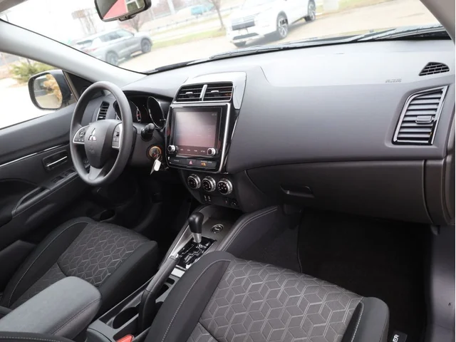 Nuevos MITSUBISHI OUTLANDER SPORT à Estados chez autogozo