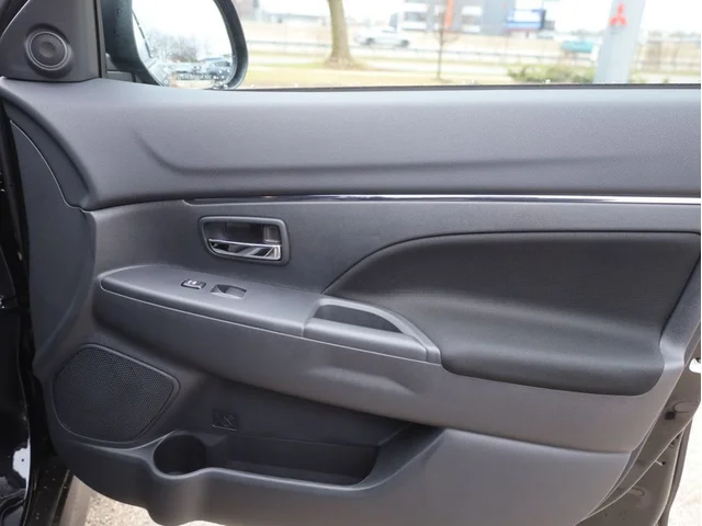 Nuevos MITSUBISHI OUTLANDER SPORT à Estados chez autogozo