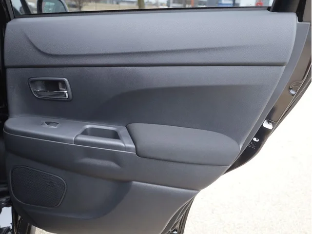 Nuevos MITSUBISHI OUTLANDER SPORT à Estados chez autogozo