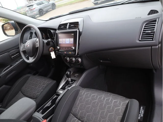 Nuevos MITSUBISHI OUTLANDER SPORT à Estados chez autogozo