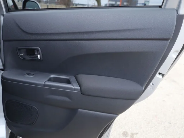 Nuevos MITSUBISHI OUTLANDER SPORT à Estados chez autogozo