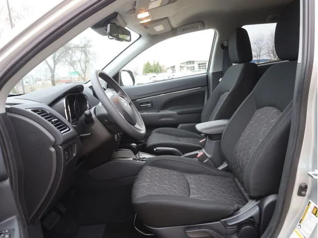 Nuevos MITSUBISHI OUTLANDER SPORT à Estados chez autogozo