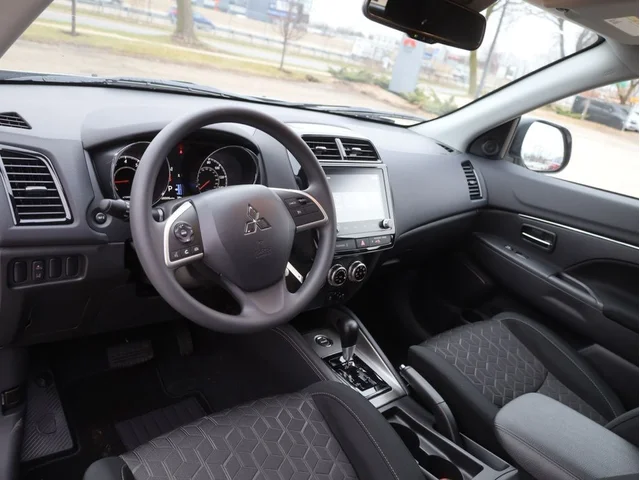 Nuevos MITSUBISHI OUTLANDER SPORT à Estados chez autogozo