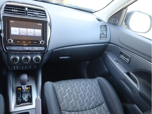 Nuevos MITSUBISHI OUTLANDER SPORT à Estados chez autogozo