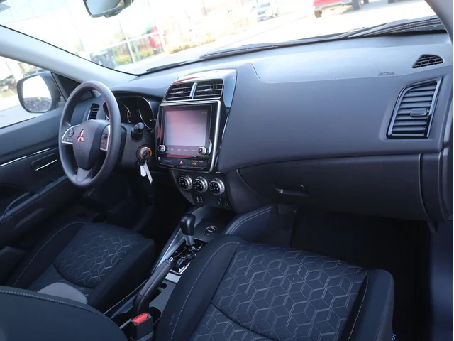 Nuevos MITSUBISHI OUTLANDER SPORT à Estados chez autogozo