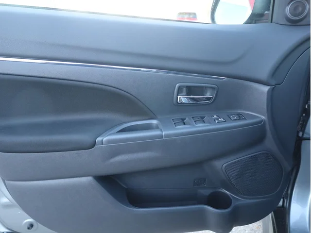 Nuevos MITSUBISHI OUTLANDER SPORT à Estados chez autogozo