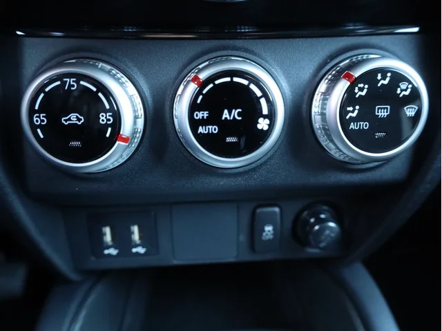 Nuevos MITSUBISHI OUTLANDER SPORT à Estados chez autogozo