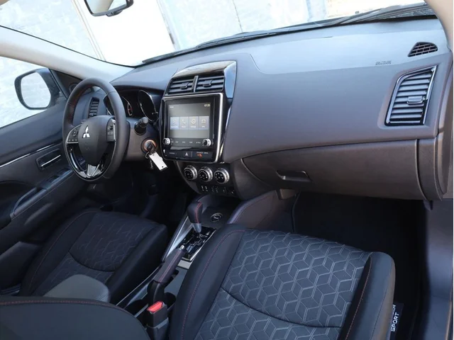 Nuevos MITSUBISHI OUTLANDER SPORT à Estados chez autogozo