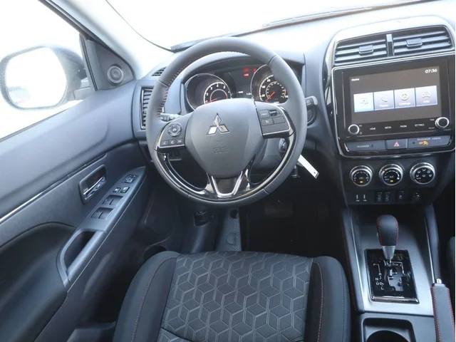 Nuevos MITSUBISHI OUTLANDER SPORT à Estados chez autogozo