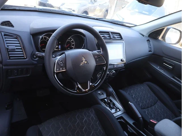 Nuevos MITSUBISHI OUTLANDER SPORT à Estados chez autogozo