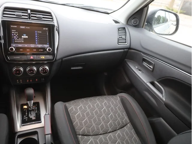 Nuevos MITSUBISHI OUTLANDER SPORT à Estados chez autogozo