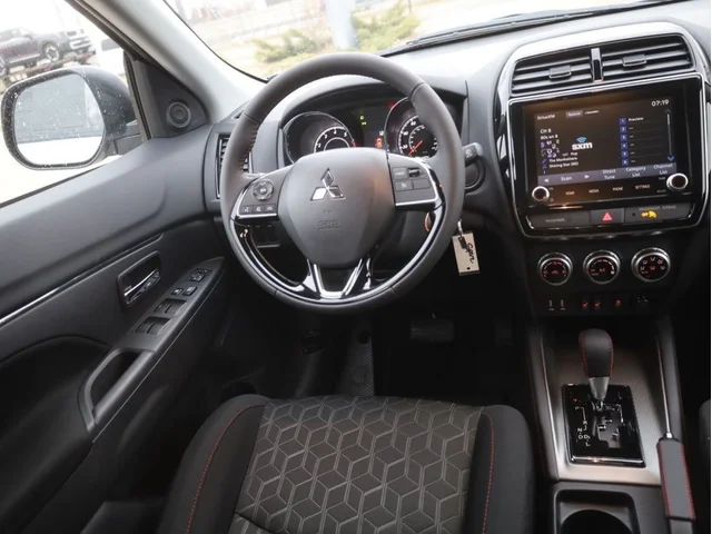 Nuevos MITSUBISHI OUTLANDER SPORT à Estados chez autogozo