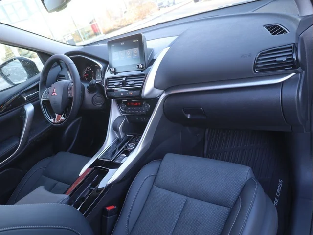 Nuevos MITSUBISHI ECLIPSE CROSS à Estados chez autogozo