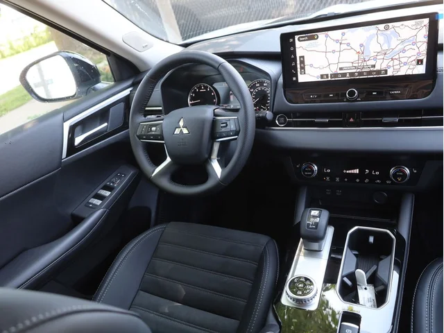 Nuevos MITSUBISHI OUTLANDER à Estados chez autogozo