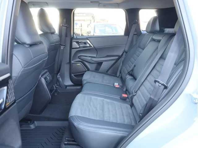 Nuevos MITSUBISHI OUTLANDER à Estados chez autogozo