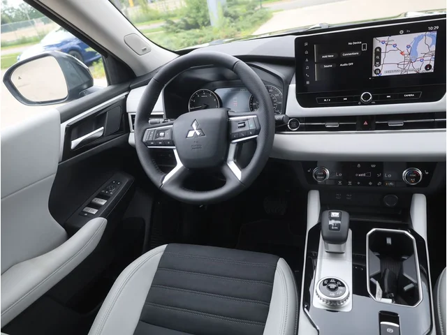 Nuevos MITSUBISHI OUTLANDER à Estados chez autogozo