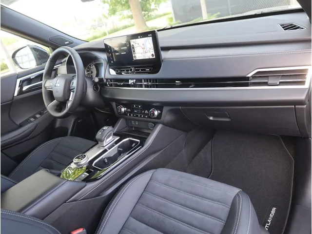 Nuevos MITSUBISHI OUTLANDER à Estados chez autogozo
