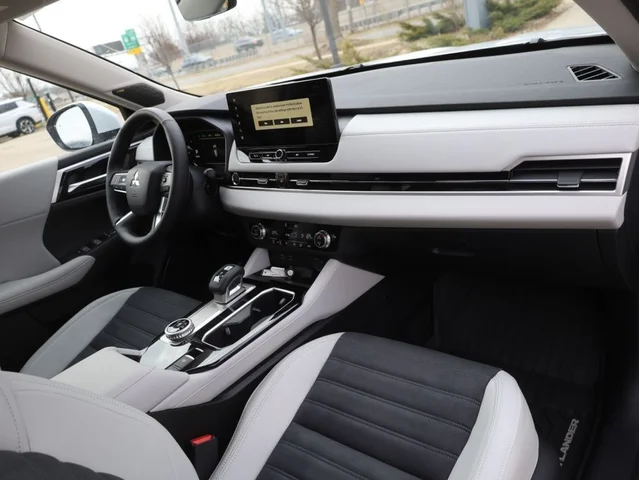 Nuevos MITSUBISHI OUTLANDER à Estados chez autogozo