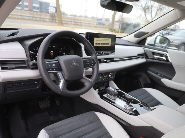 Nuevos MITSUBISHI OUTLANDER à Estados chez autogozo