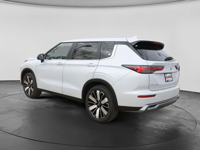 Nuevos MITSUBISHI OUTLANDER à Estados chez autogozo