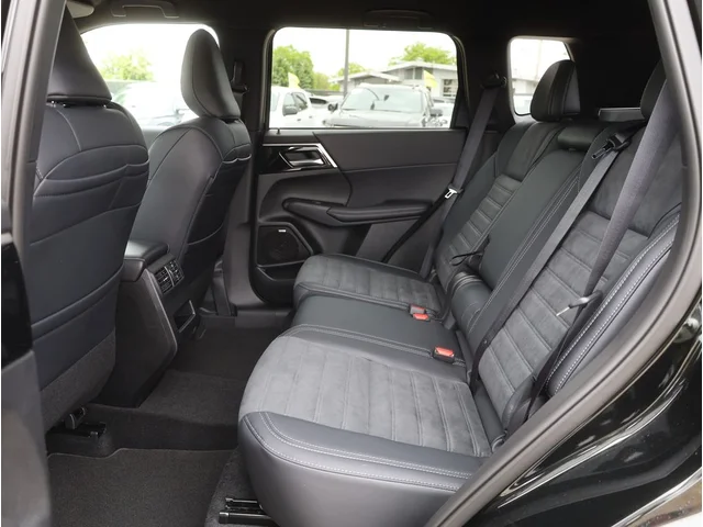 Nuevos MITSUBISHI OUTLANDER à Estados chez autogozo