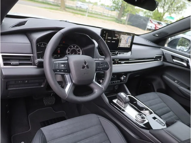 Nuevos MITSUBISHI OUTLANDER à Estados chez autogozo