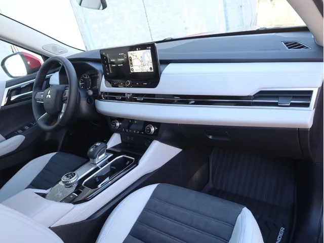Nuevos MITSUBISHI OUTLANDER à Estados chez autogozo