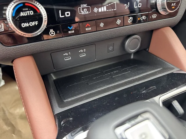 Nuevos MITSUBISHI OUTLANDER à Estados chez autogozo