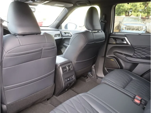Nuevos MITSUBISHI OUTLANDER à Estados chez autogozo