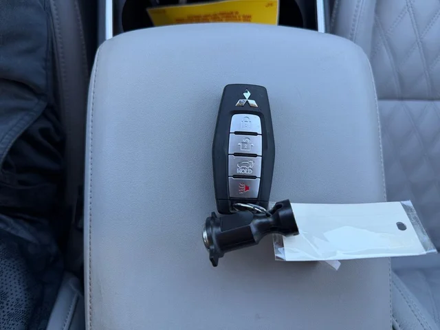 SEMINUEVOS MITSUBISHI Outlander PHEV a Estados en autogozo