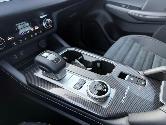 Nuevos MITSUBISHI OUTLANDER PHEV à Estados chez autogozo