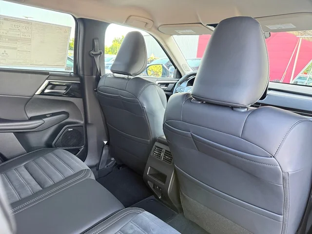 Nuevos MITSUBISHI OUTLANDER PHEV à Estados chez autogozo